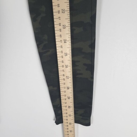 NWT SPANX GREEN CAMO Look At Me Now Seamless Shaping Leggings FL3515 Size M - Picture 10 of 12